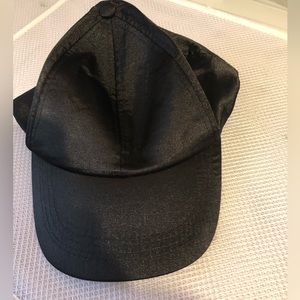 Soothers Lightweight Satin Cap- 664 $8 or 🦋